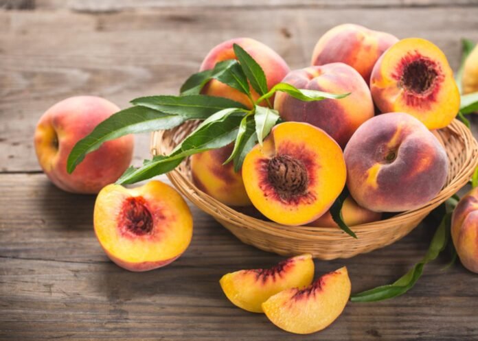 The Health Benefits of Peaches For Men